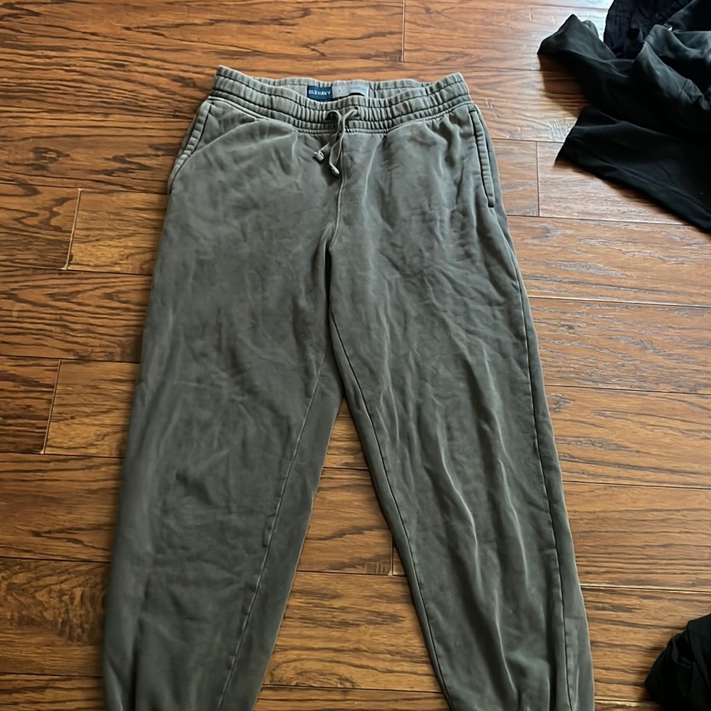 Women’s sweatpants size small